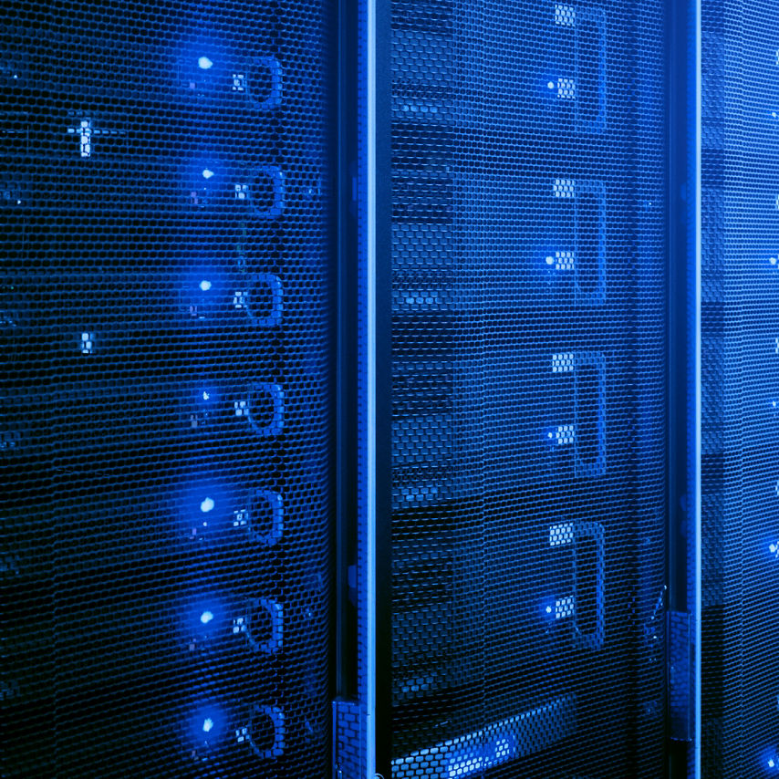 IDC Spotlight: Hybrid strategies to maximize AI performance in 2025 and beyond