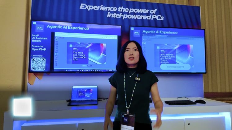 Dr. Olena Zhu presents Intel® AI Assistant Builder.