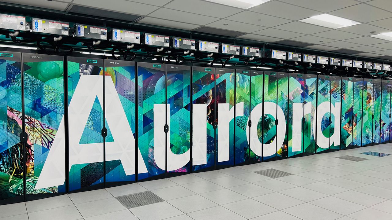 El superordenador Aurora, ubicado en el Laboratorio Nacional de Argonne en Lemont, Illinois.