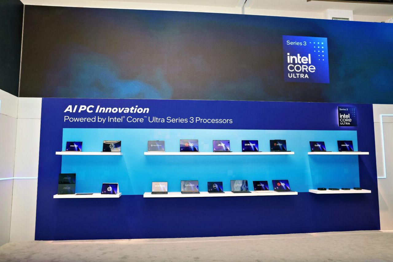 ces2026-laptop-display2-v2