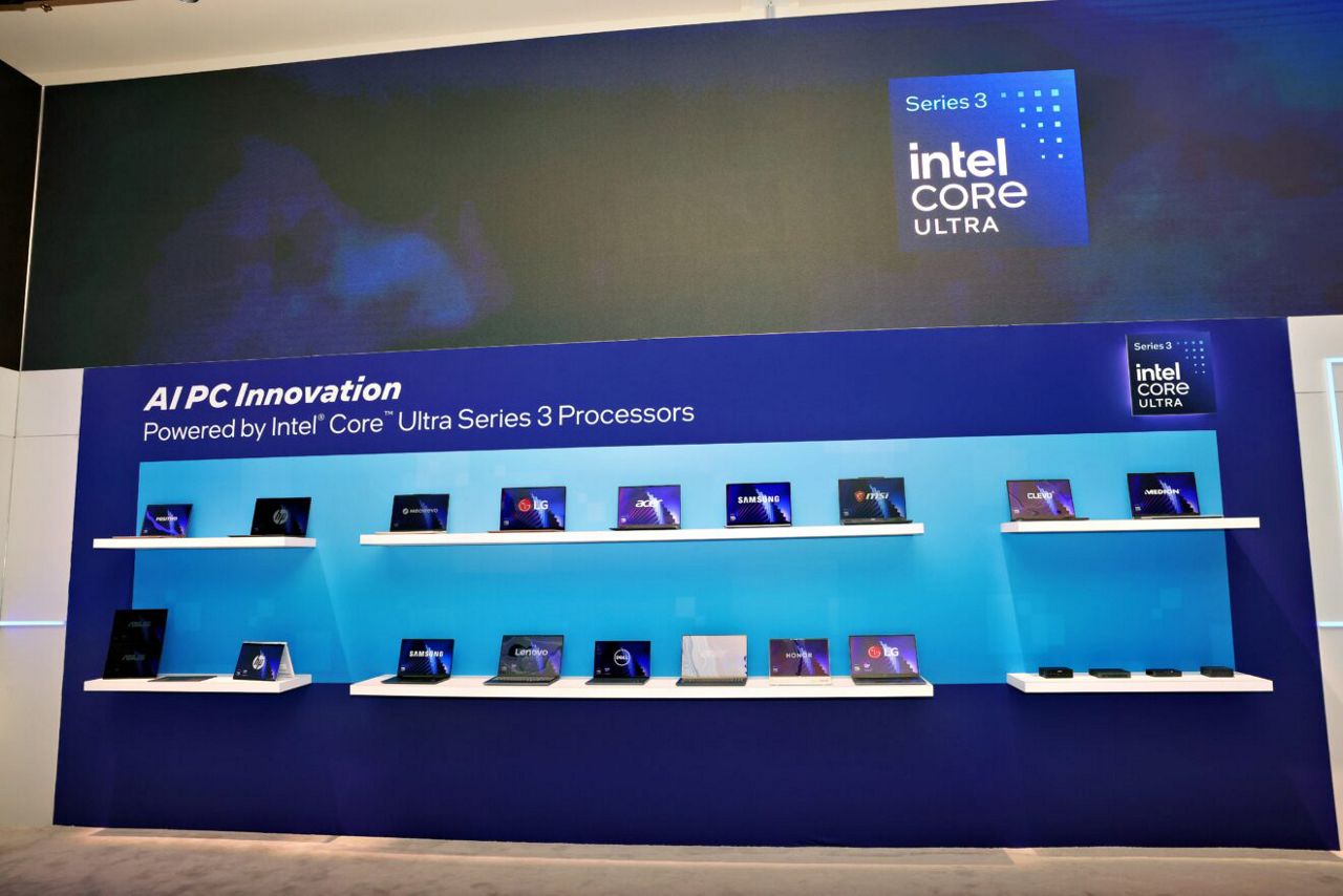 ces2026-laptop-display5-v2