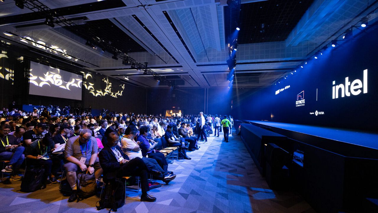 Computex2026-keynote-crowd-2