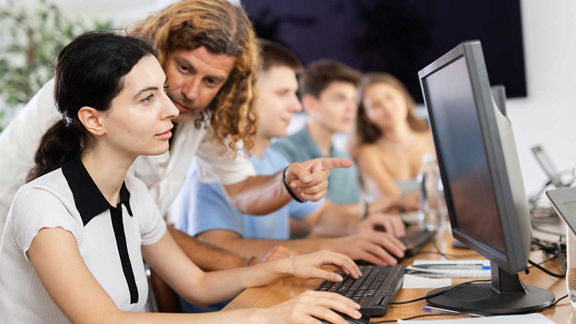 Intel and iDEA UK empower learners worldwide with AI
