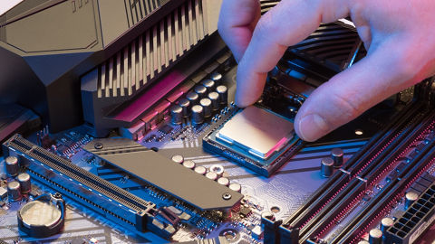 アンロック対応インテル® プロセッサーで CPU をオーバークロック