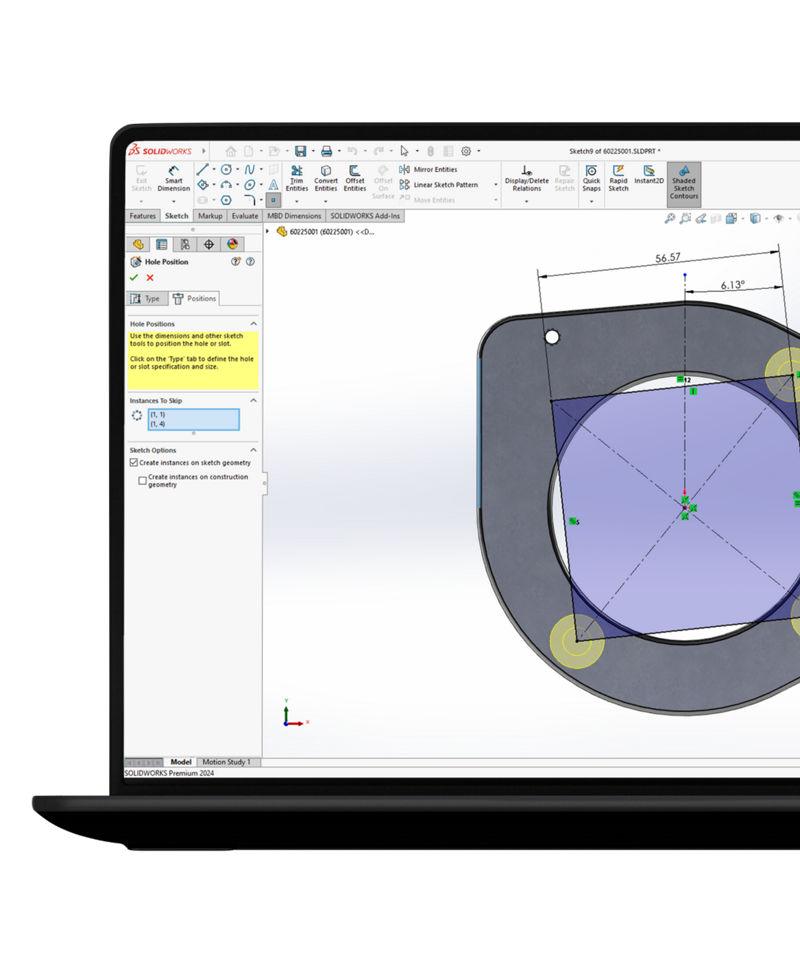 แล็ปท็อปที่แสดงซอฟต์แวร์ออกแบบ CAD พร้อมภาพวาดทางวิศวกรรม