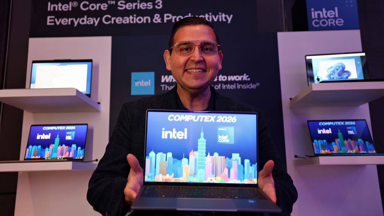 Joseph Broderick, technical marketing engineer, Client Computing Group, Intel with new Intel® Core™ Series 3 laptops (credit: Intel Corporation).