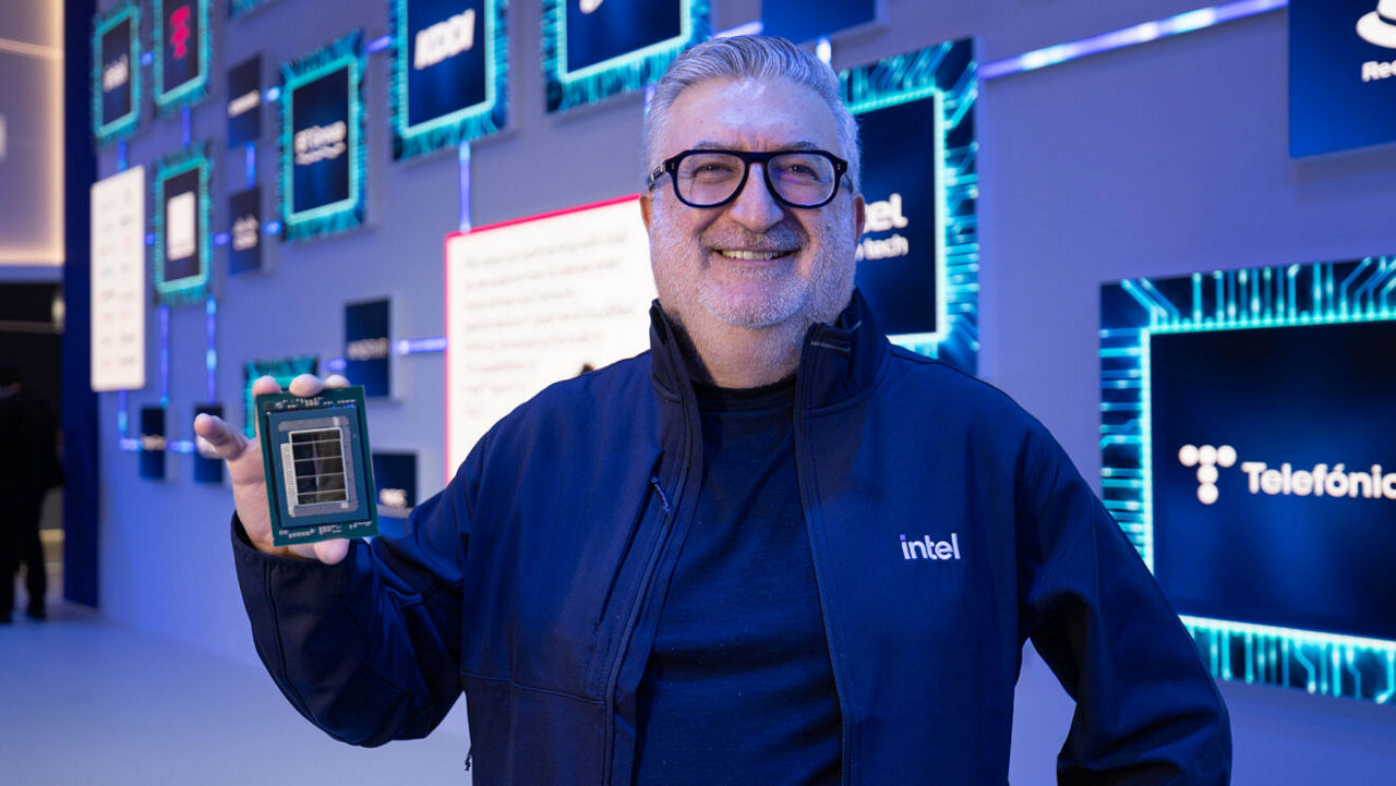 Mwc 2026 Kevork Kechichian With Xeon