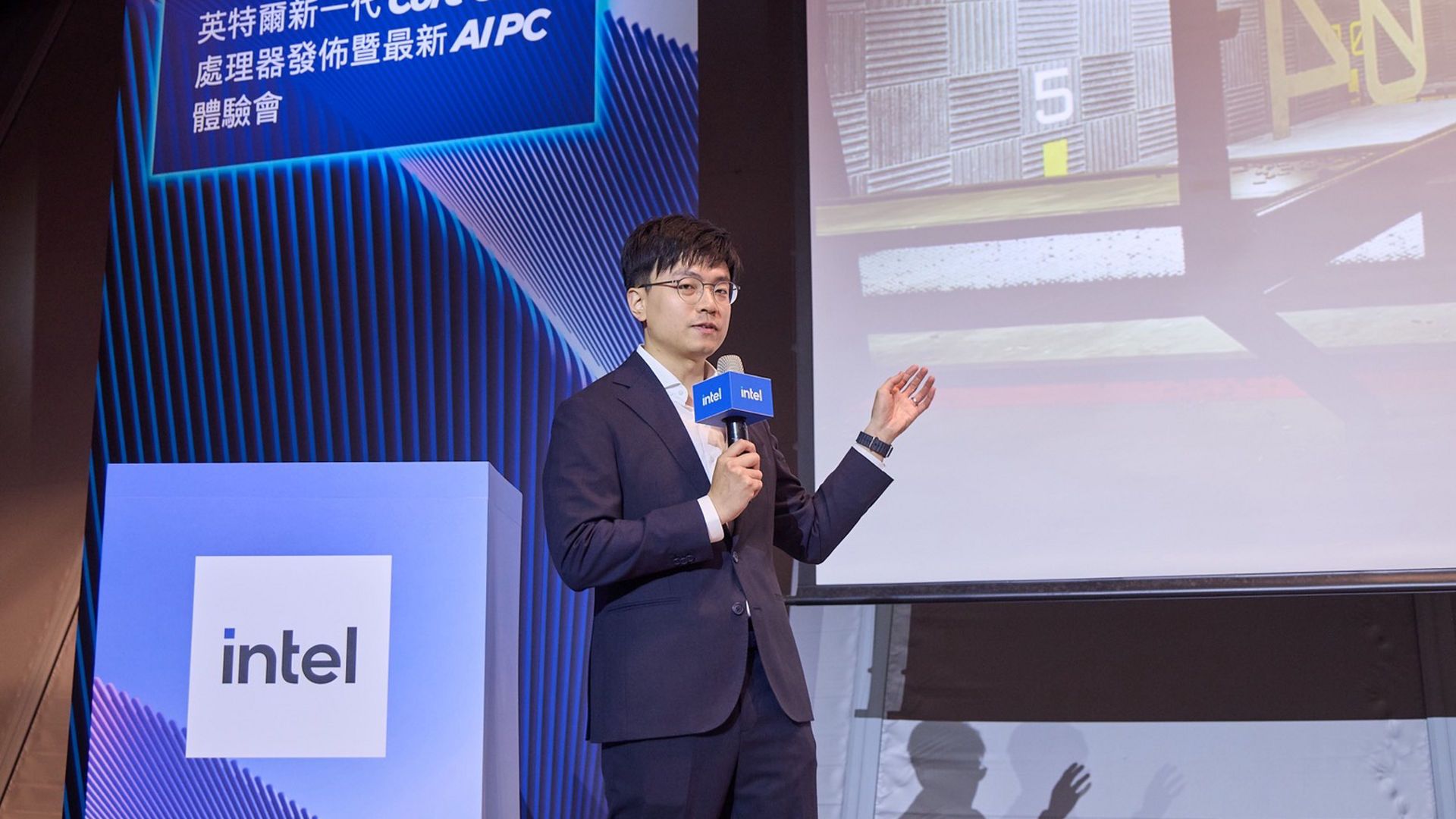英特爾攜手合作夥伴於台灣展示搭載最新Intel Core Ultra 200系列處理器的AI PC，為消費者帶來卓越的效能、能效與智慧體驗。