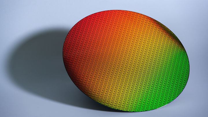 https://intelcorp.scene7.com/is/image/intelcorp/test-dec2-18a-wafer:1920-1080?wid=720&hei=405