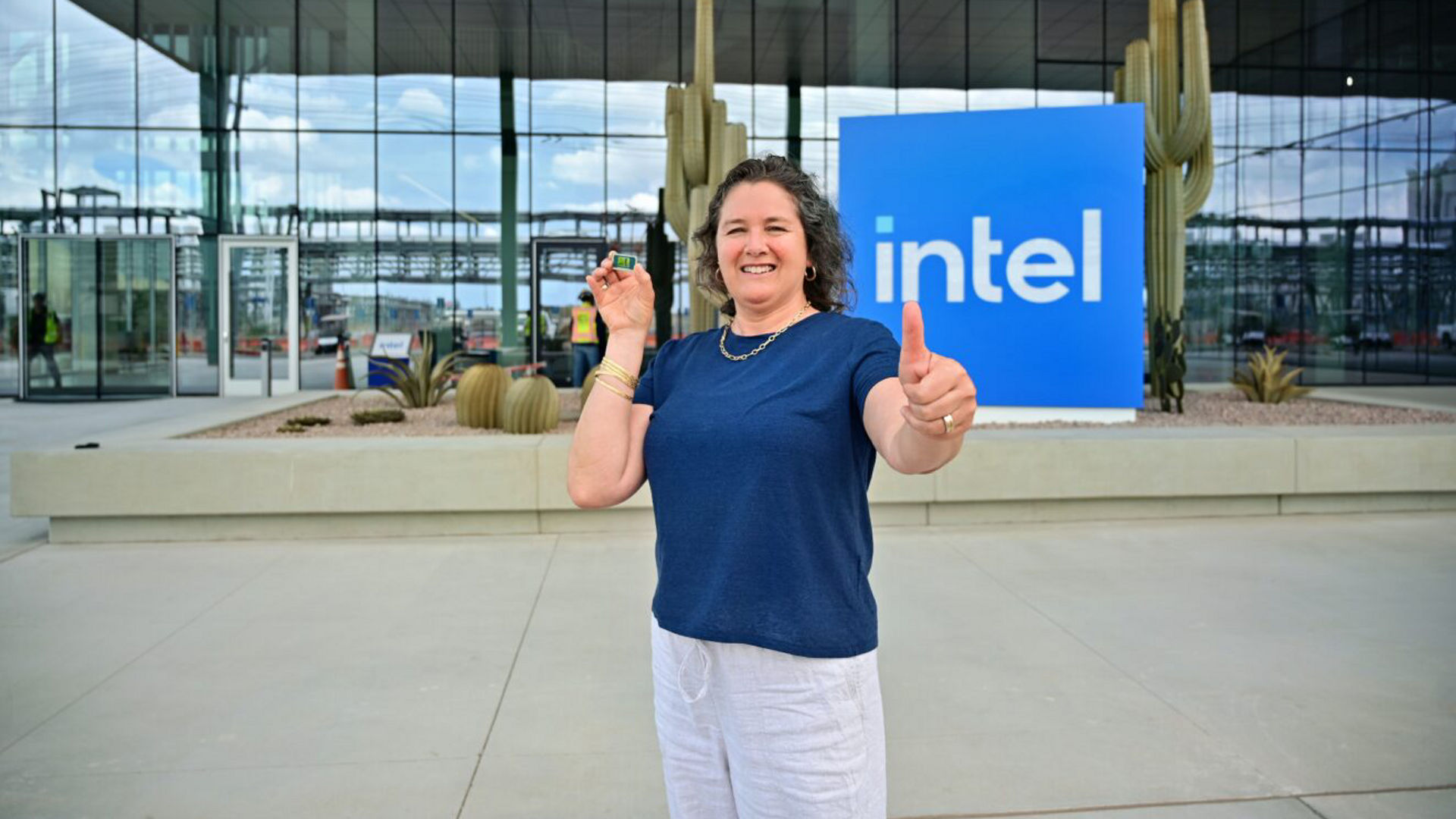 Zivit Katz-Tsameret, Vice President, Intel Foundry Manufacturing and Supply Chain, Factory Manager holds a Panther Lake chip outside Intel Arizona’s Ocotillo campus in September 2025.