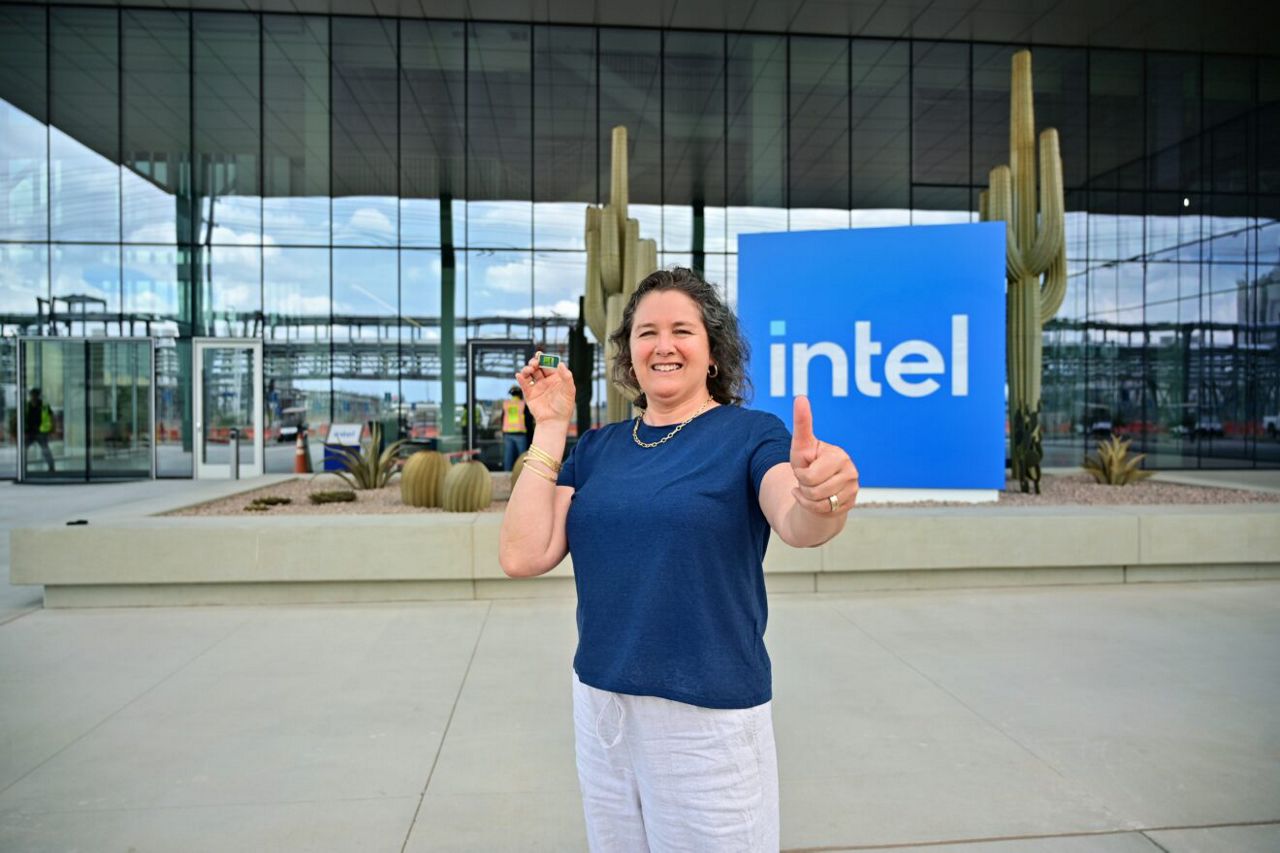 Zivit Katz-Tsameret, Vice President, Intel Foundry Manufacturing and Supply Chain, Factory Manager holds a Panther Lake chip outside Intel Arizona’s Ocotillo campus in September 2025.